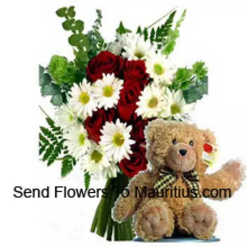 Ramo de rosas rojas y gerberas blancas junto con un lindo oso de peluche marrón de 12 pulgadas de altura